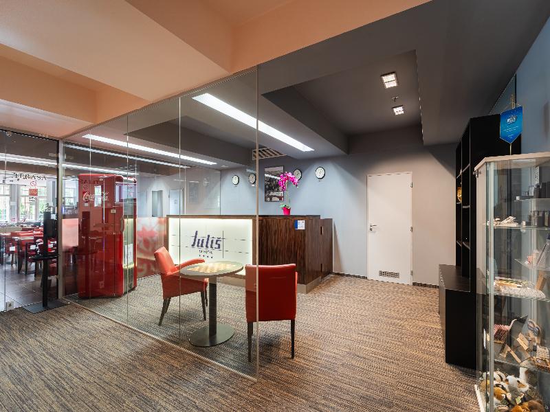 EA Hotel Julis - Lobi