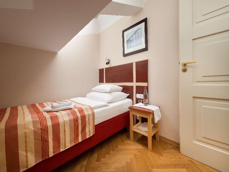 EA Hotel Julis - Oda