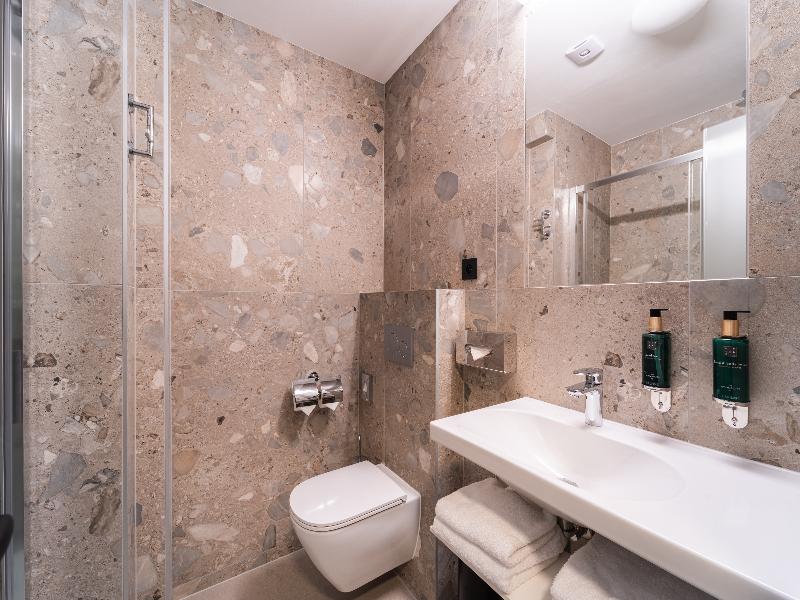 EA Hotel Julis - Oda