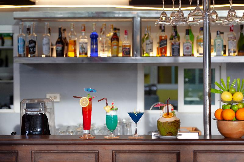 Thanthip Beach Resort - Bar