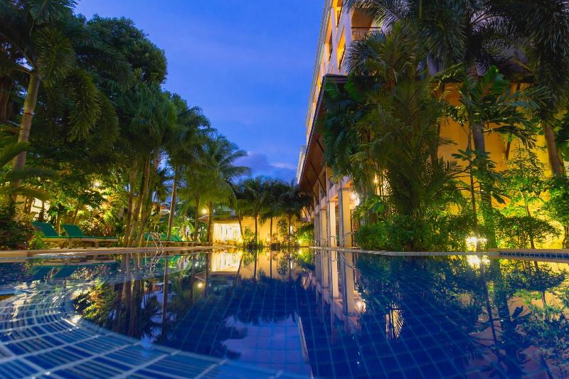 Thanthip Beach Resort - Havuz