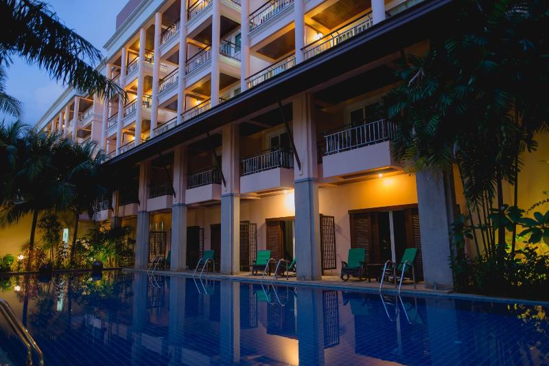 Thanthip Beach Resort - Havuz