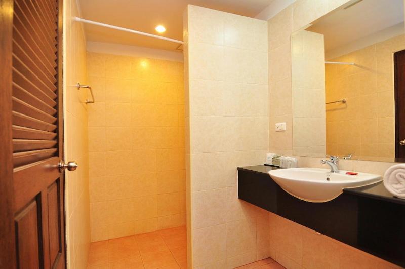 Phuket Sea Resort SHA by ZUZU - Oda