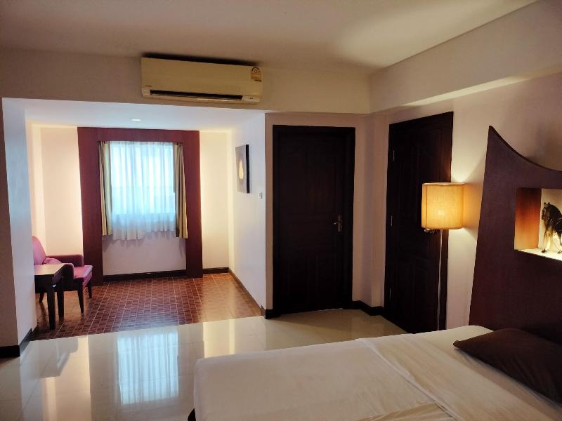 Golden Sea Pattaya Hotel - Oda
