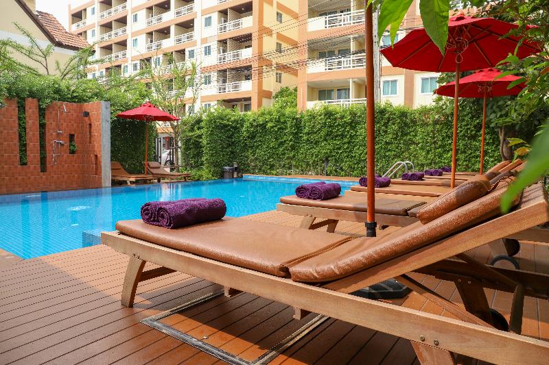 Golden Sea Pattaya Hotel - Havuz
