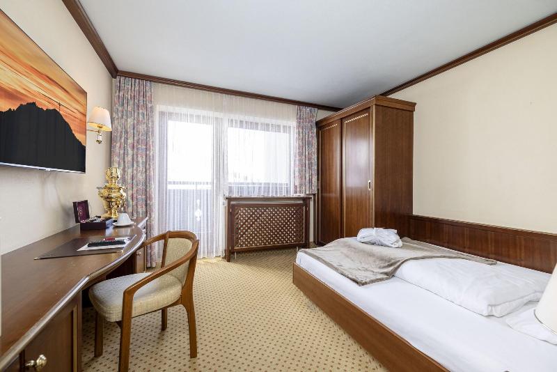 VALARA Alpine Art Hotel - Oda