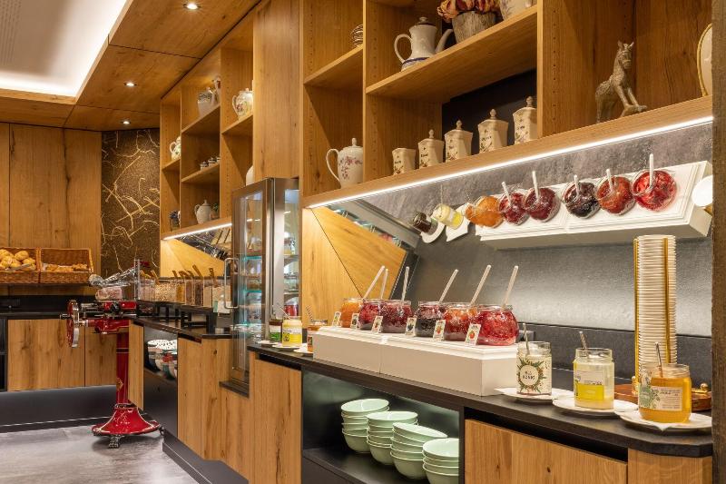 VALARA Alpine Art Hotel - Restoran