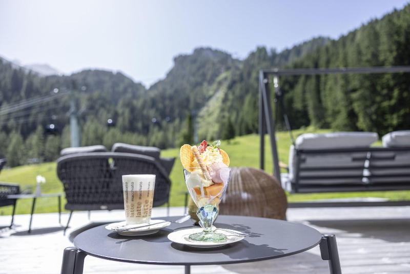 VALARA Alpine Art Hotel - Teras