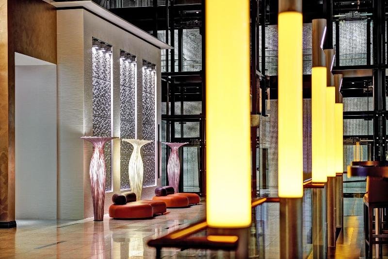 Hilton Frankfurt Airport - Lobi