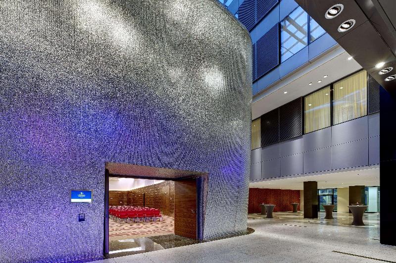 Hilton Frankfurt Airport - Lobi