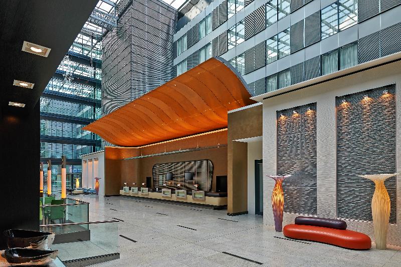 Hilton Frankfurt Airport - Lobi