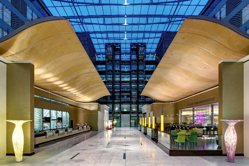 Hilton Frankfurt Airport - Lobi