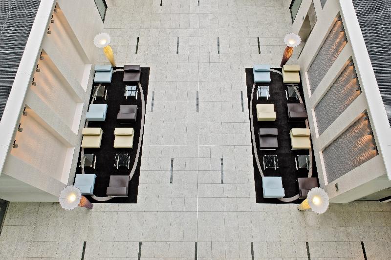 Hilton Frankfurt Airport - Lobi