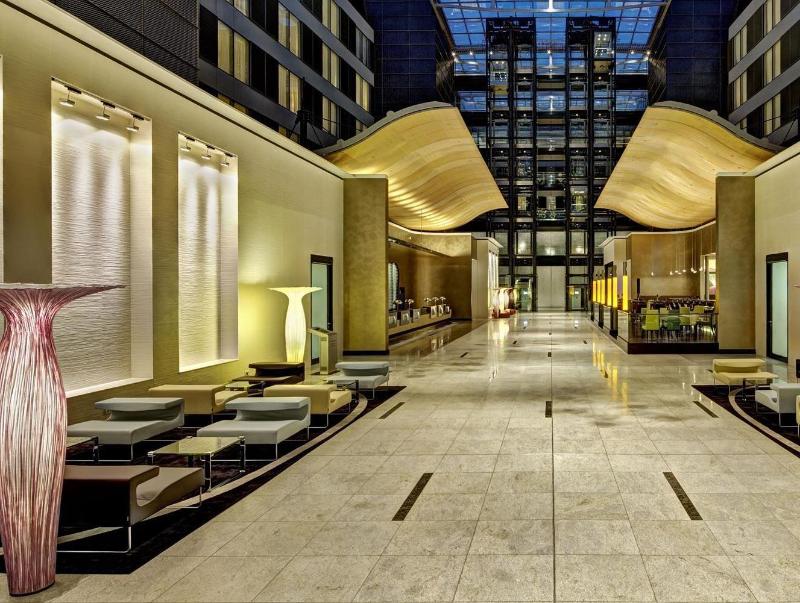 Hilton Frankfurt Airport - Genel