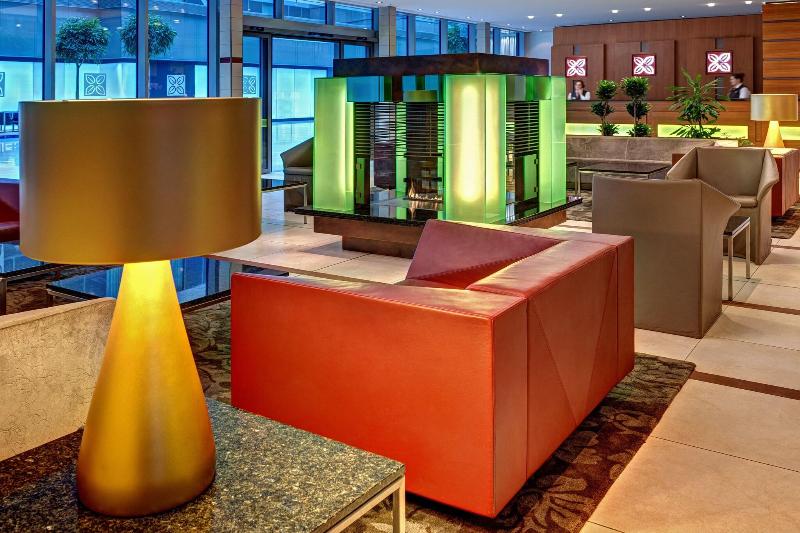 Hilton Garden Inn Frankfurt Airport - Lobi