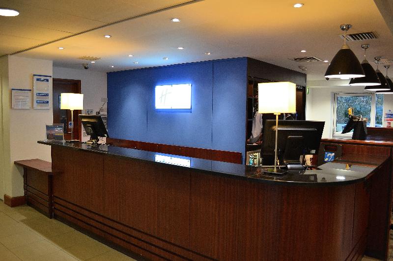 Holiday Inn Express Birmingham Star City - Lobi