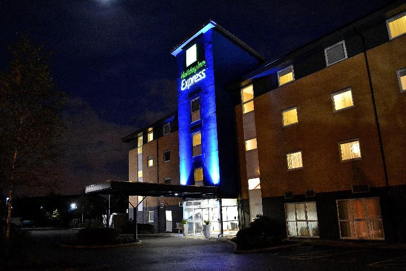 Holiday Inn Express Birmingham Star City - Genel