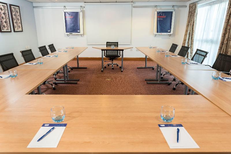 Holiday Inn Express Birmingham Star City - Genel