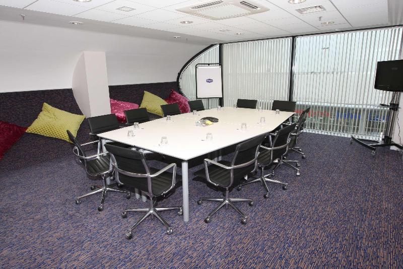 Hampton by Hilton Liverpool/John Lennon Airport - Genel