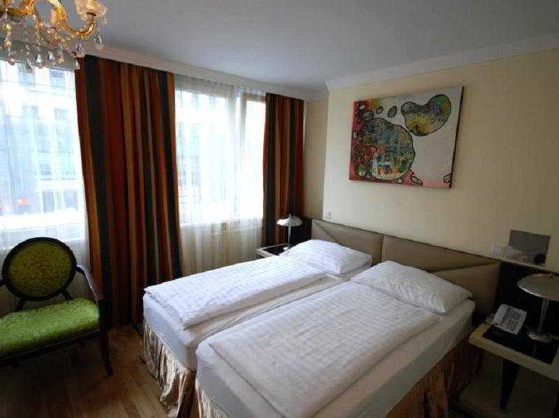 Attaché fotoÄŸrafÄ±