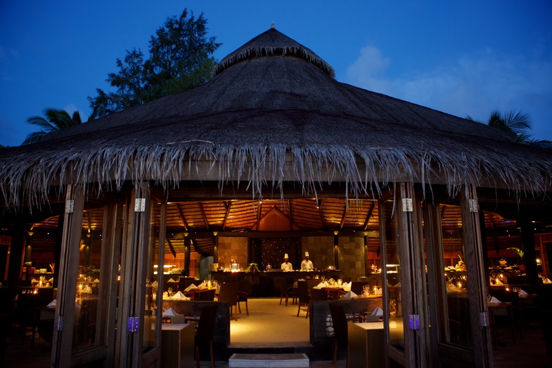 Komandoo Maldives Island Resort - Restoran