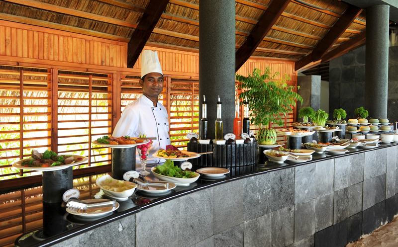 Komandoo Maldives Island Resort - Restoran