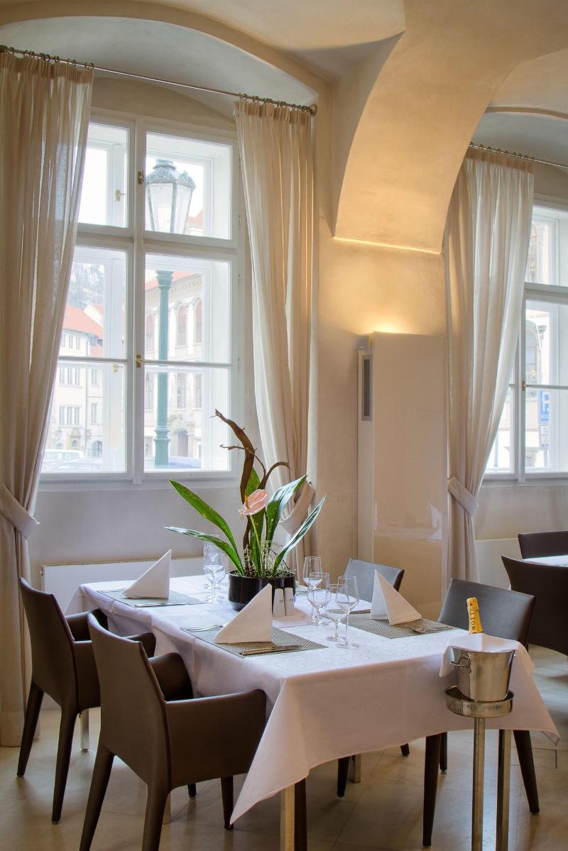 Three Storks Hotel - Restoran