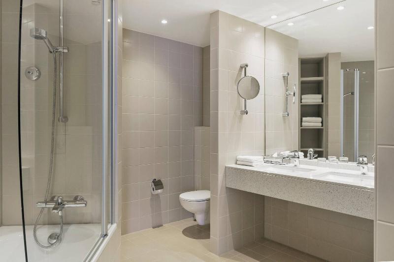 Courtyard Basel - Oda