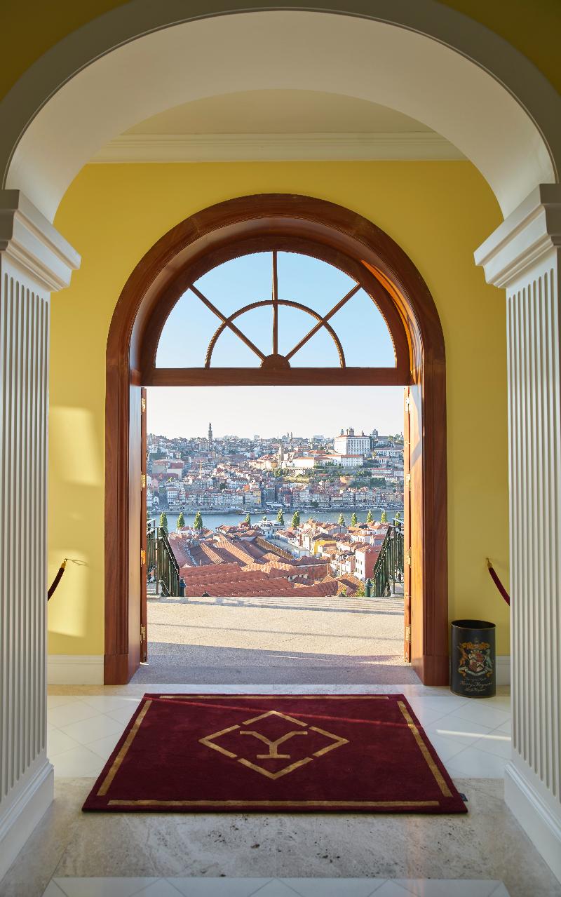 The Yeatman - Lobi