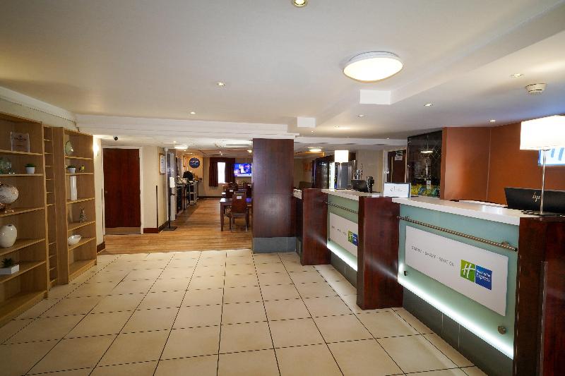 Holiday Inn Express Glenrothes - Lobi