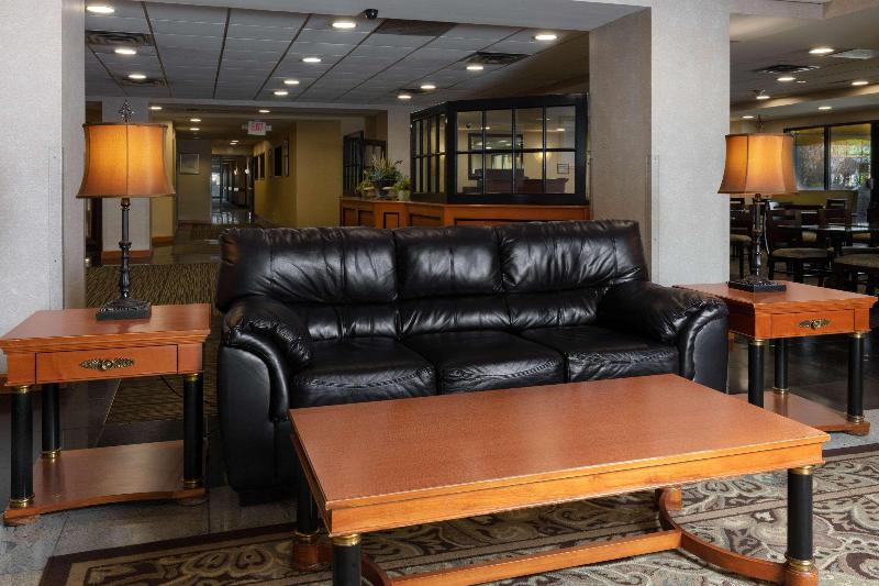 La Quinta Inn & Suites by Wyndham Garden City - Lobi
