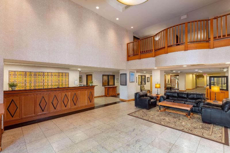 La Quinta Inn & Suites by Wyndham Garden City - Lobi