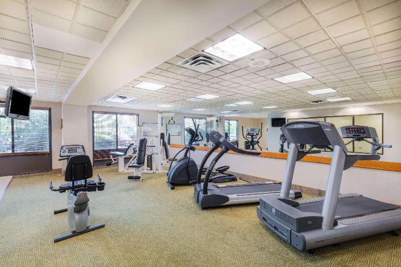La Quinta Inn & Suites by Wyndham Garden City - Aktivite