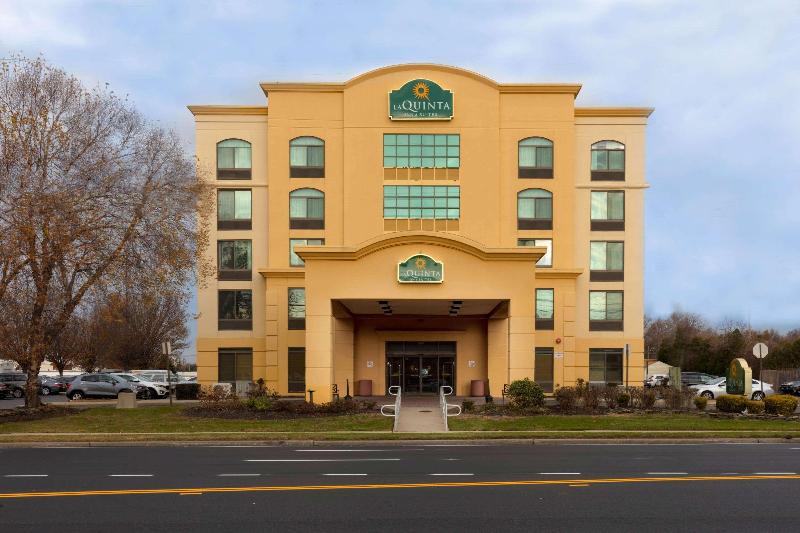 La Quinta Inn & Suites by Wyndham Garden City - Genel