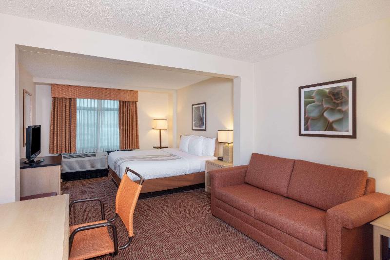La Quinta Inn & Suites by Wyndham Garden City - Oda
