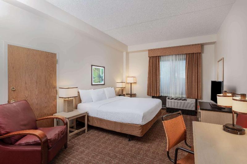 La Quinta Inn & Suites by Wyndham Garden City - Oda