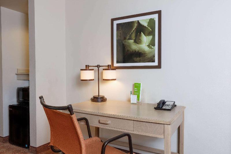 La Quinta Inn & Suites by Wyndham Garden City - Oda