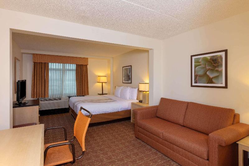 La Quinta Inn & Suites by Wyndham Garden City - Oda