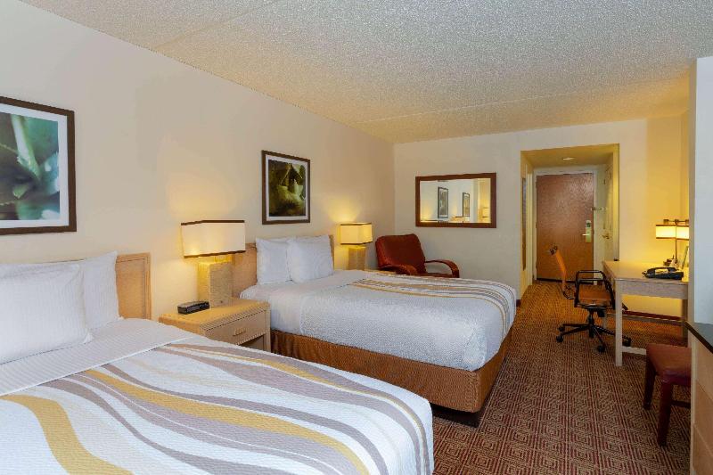 La Quinta Inn & Suites by Wyndham Garden City - Oda