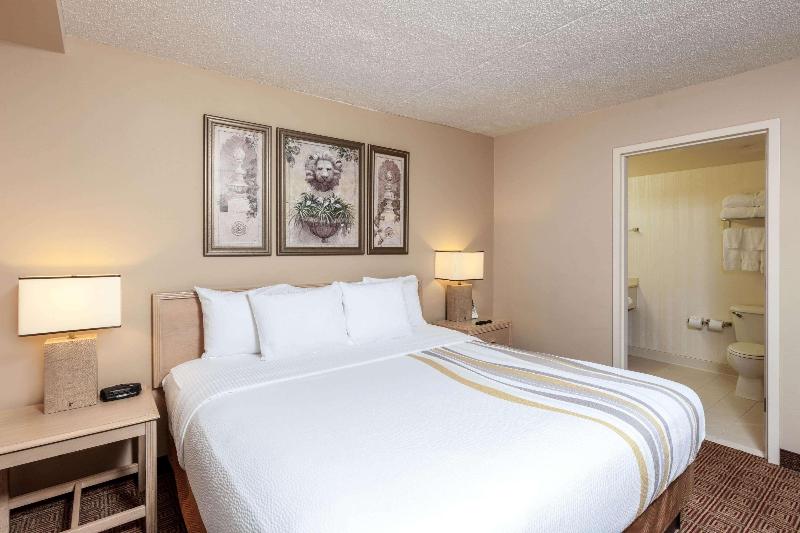 La Quinta Inn & Suites by Wyndham Garden City - Oda