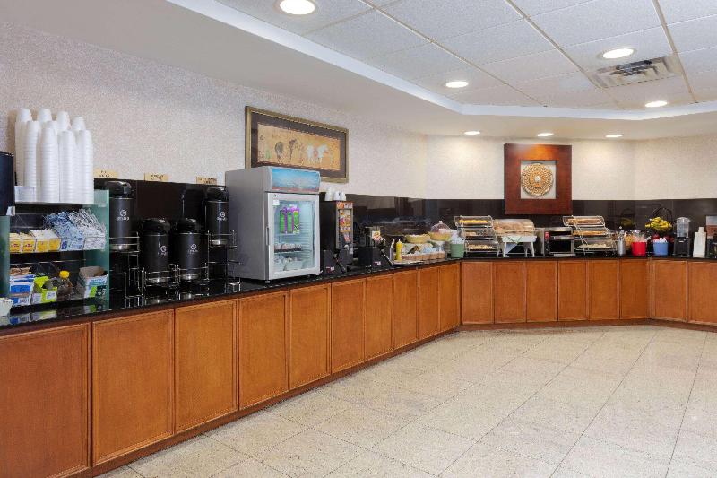 La Quinta Inn & Suites by Wyndham Garden City - Restoran