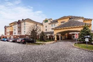 La Quinta Inn & Suites Islip otel fotoğrafı