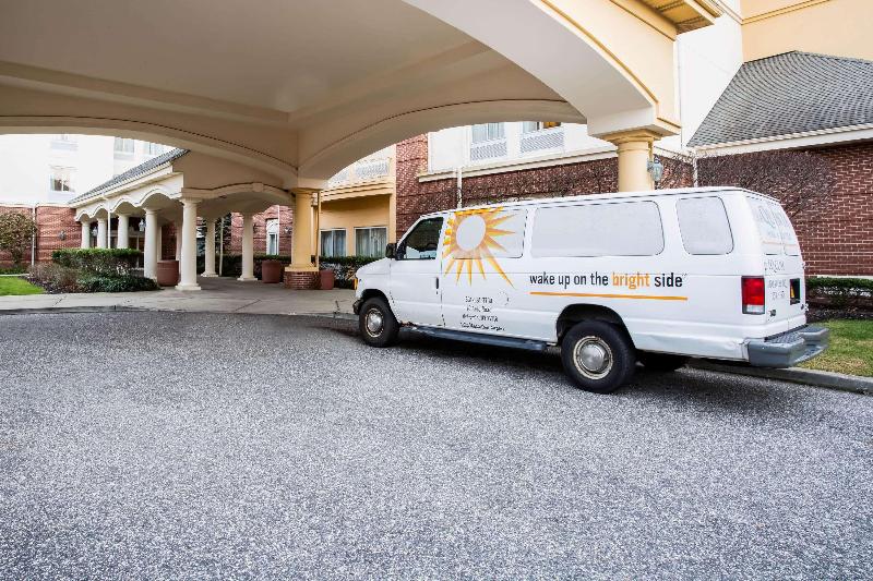 La Quinta Inn & Suites Islip - Genel