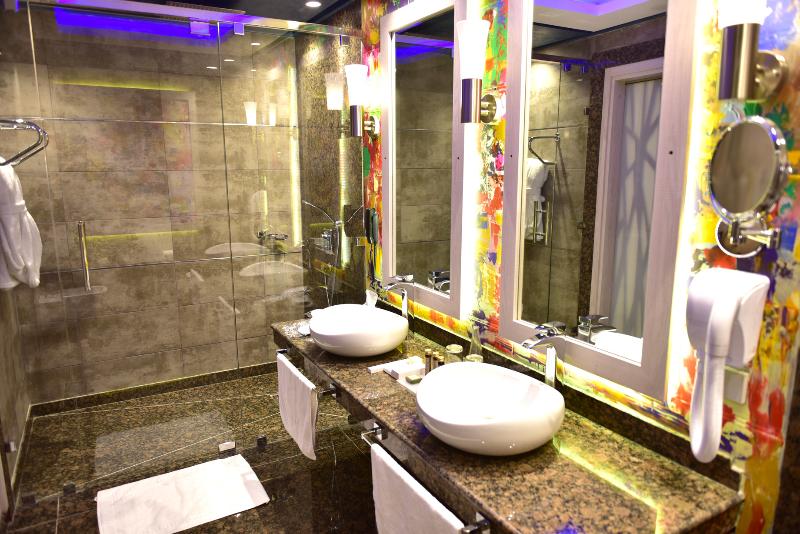 Zaki Suites Hotel & Spa - Oda