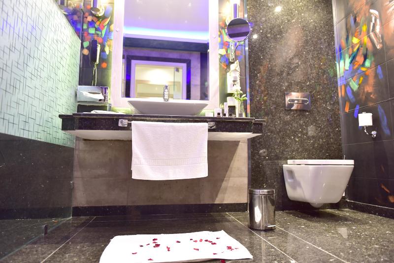 Zaki Suites Hotel & Spa - Oda