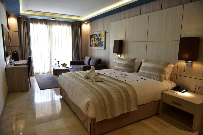Zaki Suites Hotel & Spa - Oda