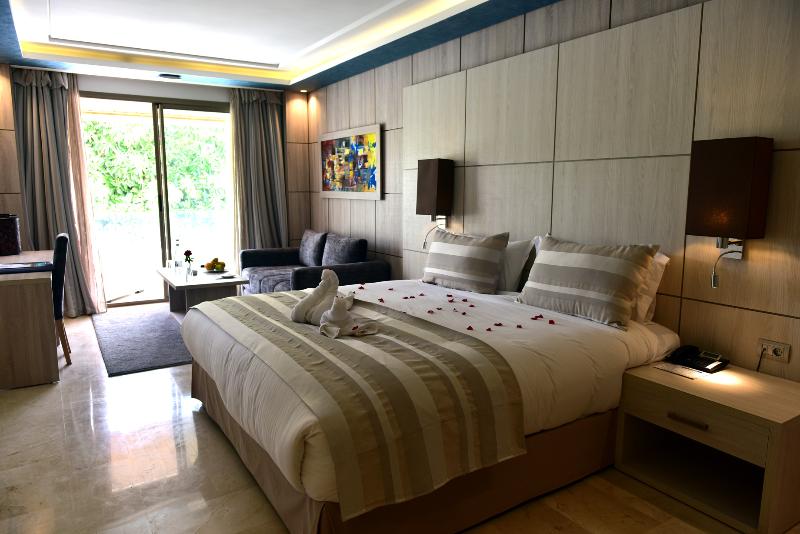 Zaki Suites Hotel & Spa - Oda