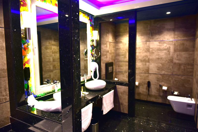Zaki Suites Hotel & Spa - Oda