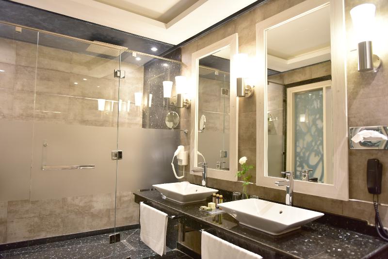 Zaki Suites Hotel & Spa - Oda