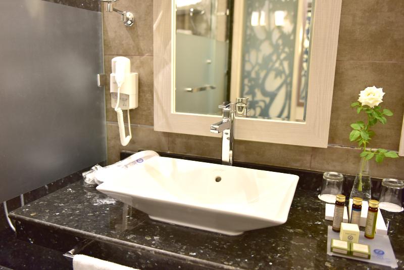 Zaki Suites Hotel & Spa - Oda